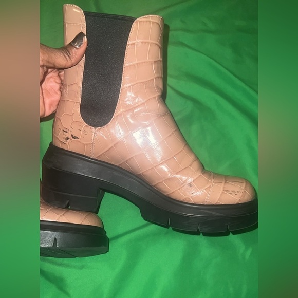 Stuart Weitzman Women's Croc-Embossed Ankle Combat Boots in Tan size 37 - Picture 7 of 15